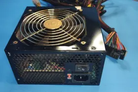 Agi-u550ubbk Agi 550w 20 4pin 24pin Atx 2x6pin Sli/pcie 8-pin Eps Sata Desktop Power Supply