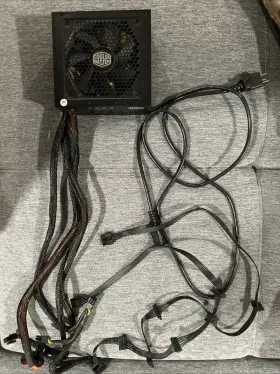 Rs-750-amaa-b1 Cooler Master 750w Gaming Atx Power Supply 80 Plus Bronze Certified Rs750amaab1