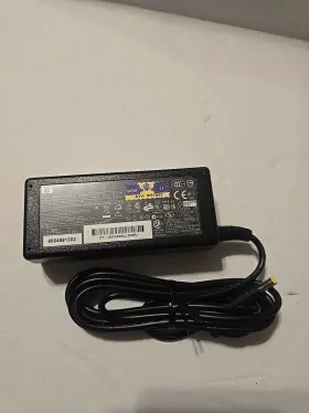 239704-001 Hp 380467-001 Power Adapter P/n 18.5vdc 3.5a