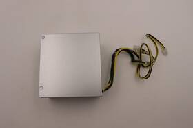 Lenovo 5p51d77130 100-240vac 300w 90% Tco9.0