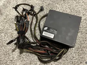 Rg700-s12 Rosewill As Is - 700w 20 4-pin Atx Power Supply