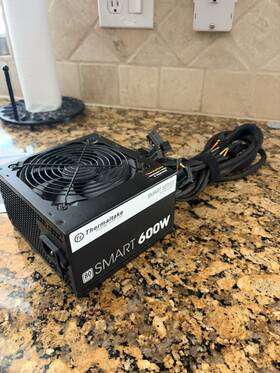 Thermaltake Psttp0600npcwnnwal010523 Smart Series 600w 80 Plus Power Supply