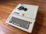 Apple Iie Vintage Home Computer With Attached Keyboard, Mpn 606-5001. Price: $250.00.